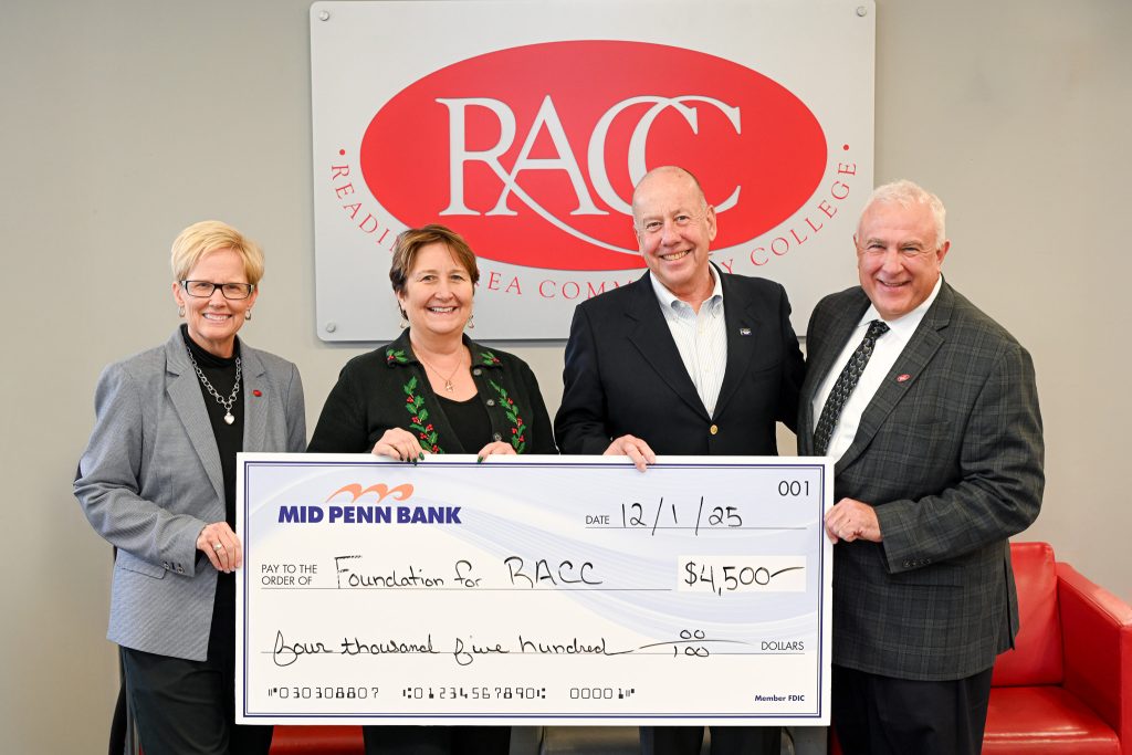 mid-penn-bank-donates-gift-to-reading-area-community-college-foundation-1024×683